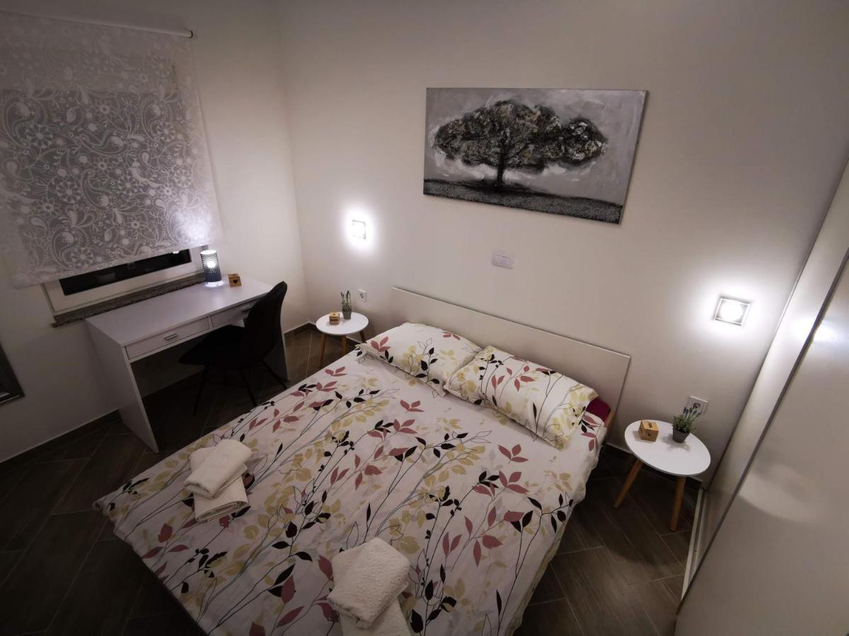 Dante Apartment